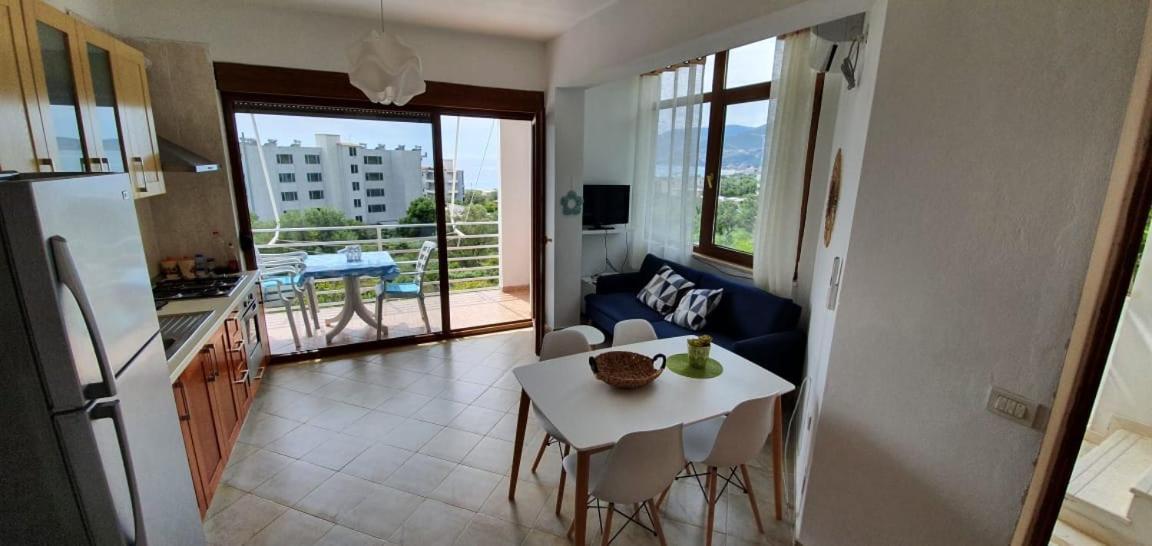 Seaview Apartment Borsh Luaran gambar