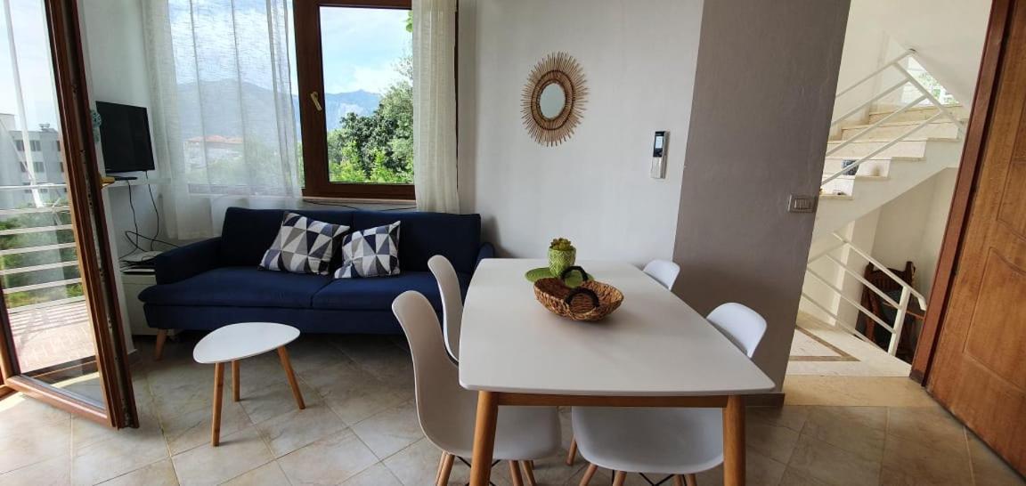 Seaview Apartment Borsh Luaran gambar