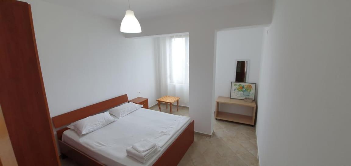 Seaview Apartment Borsh Luaran gambar