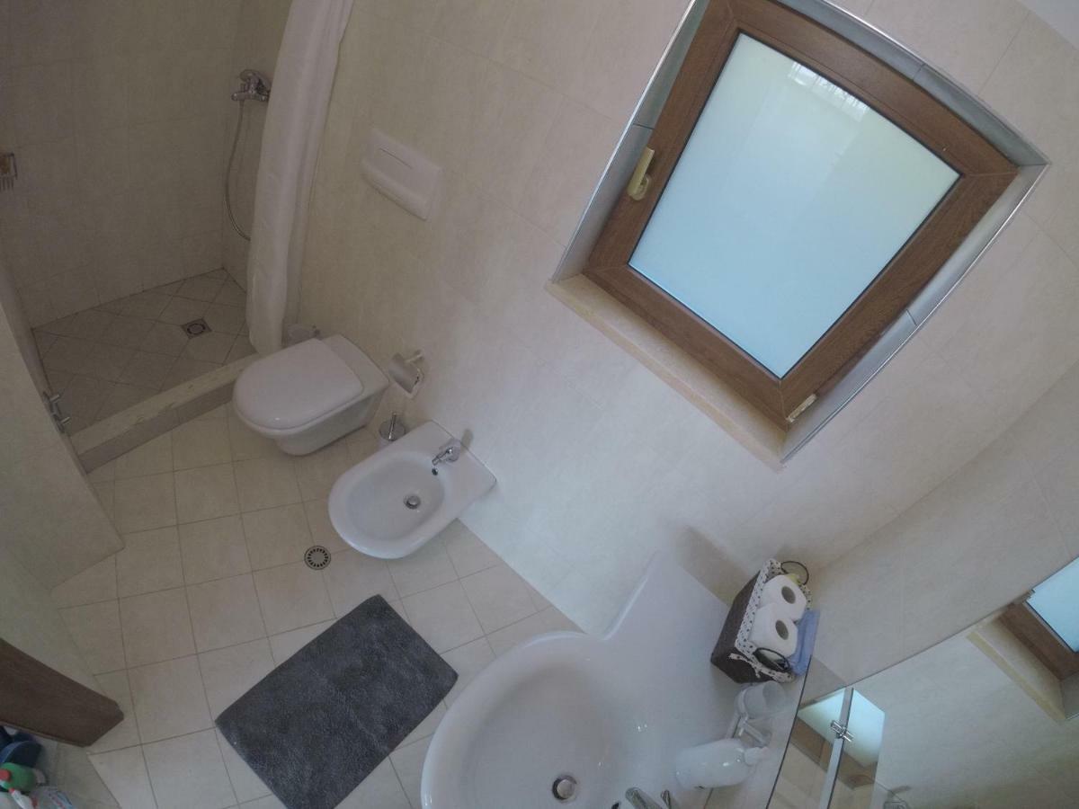 Seaview Apartment Borsh Luaran gambar